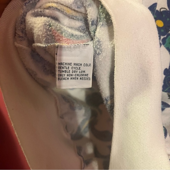 Vintage Andrew St. John Paisley Sweater Women's Size Medium - Picture 4 of 4